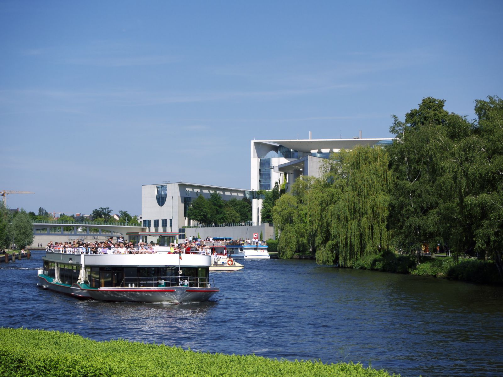 Berlin-Dampfer-Bundeskanzleramt