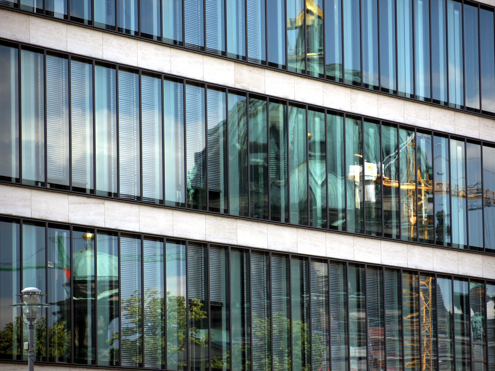 Berlin-Dom gespiegelt