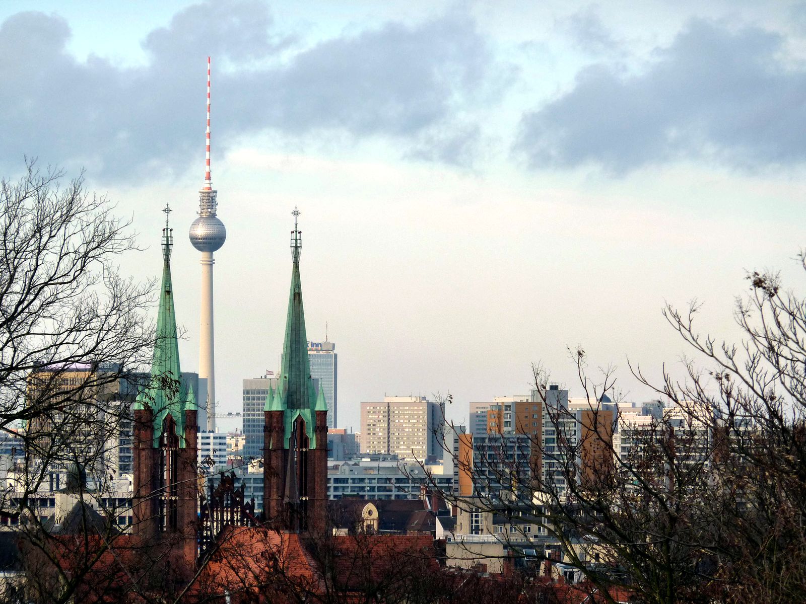 Fernsehturm und Rotes Rathaus-quer