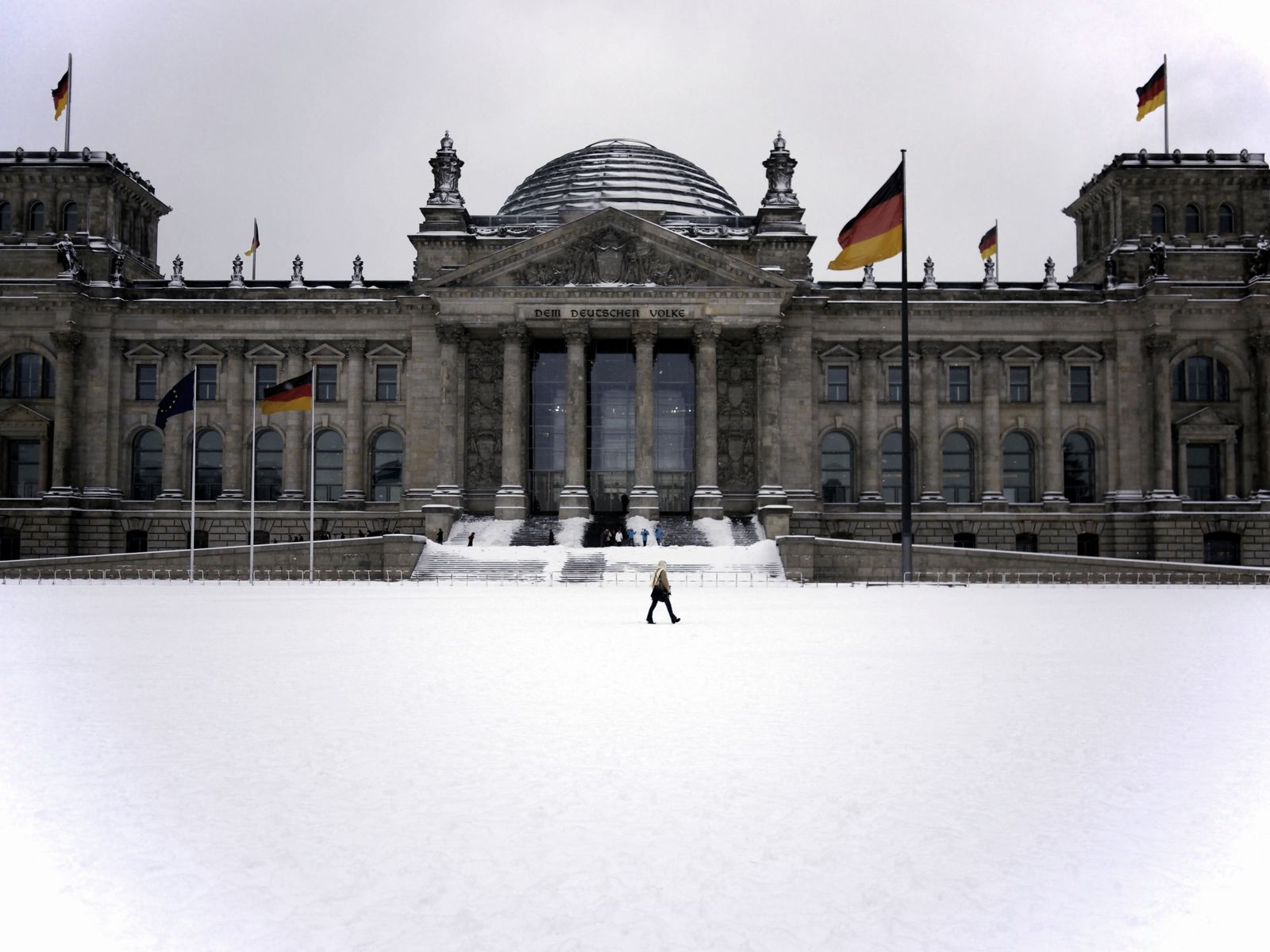 Berlin-Reichstag-Schnee