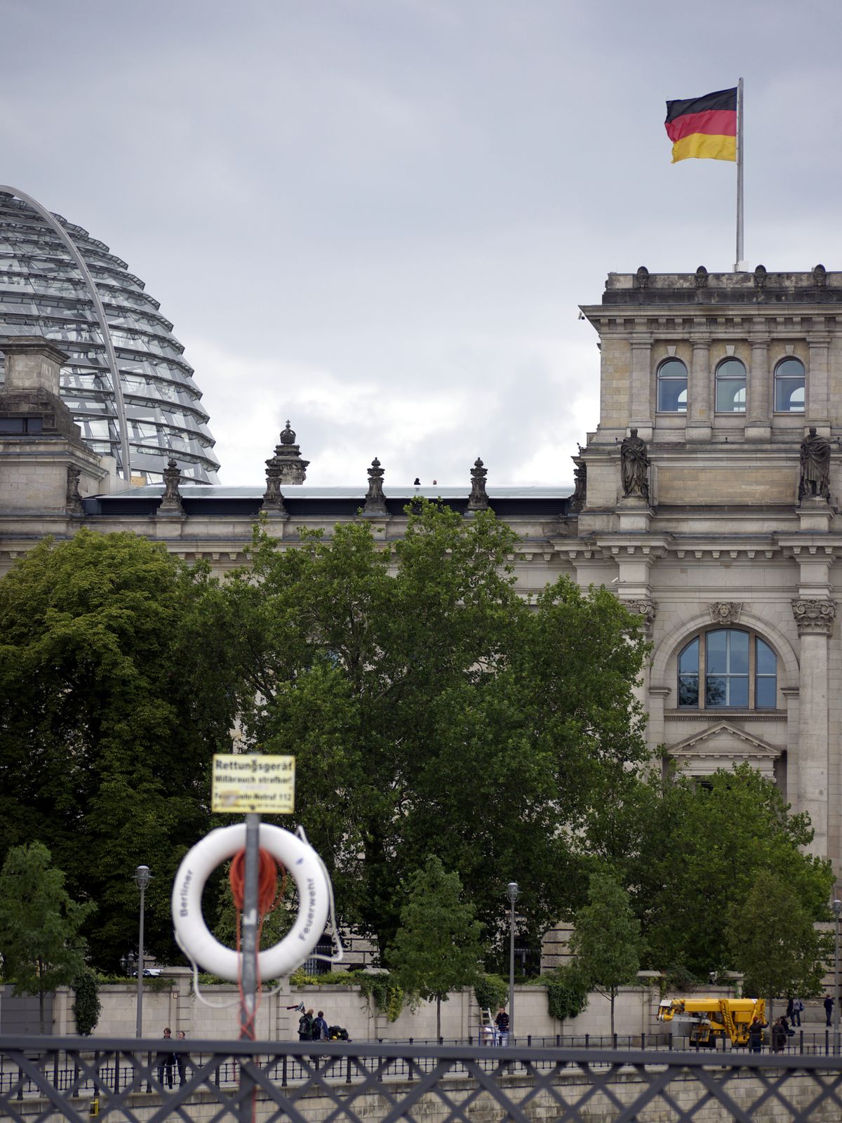 Berlin-Reichstag und Rettungsring