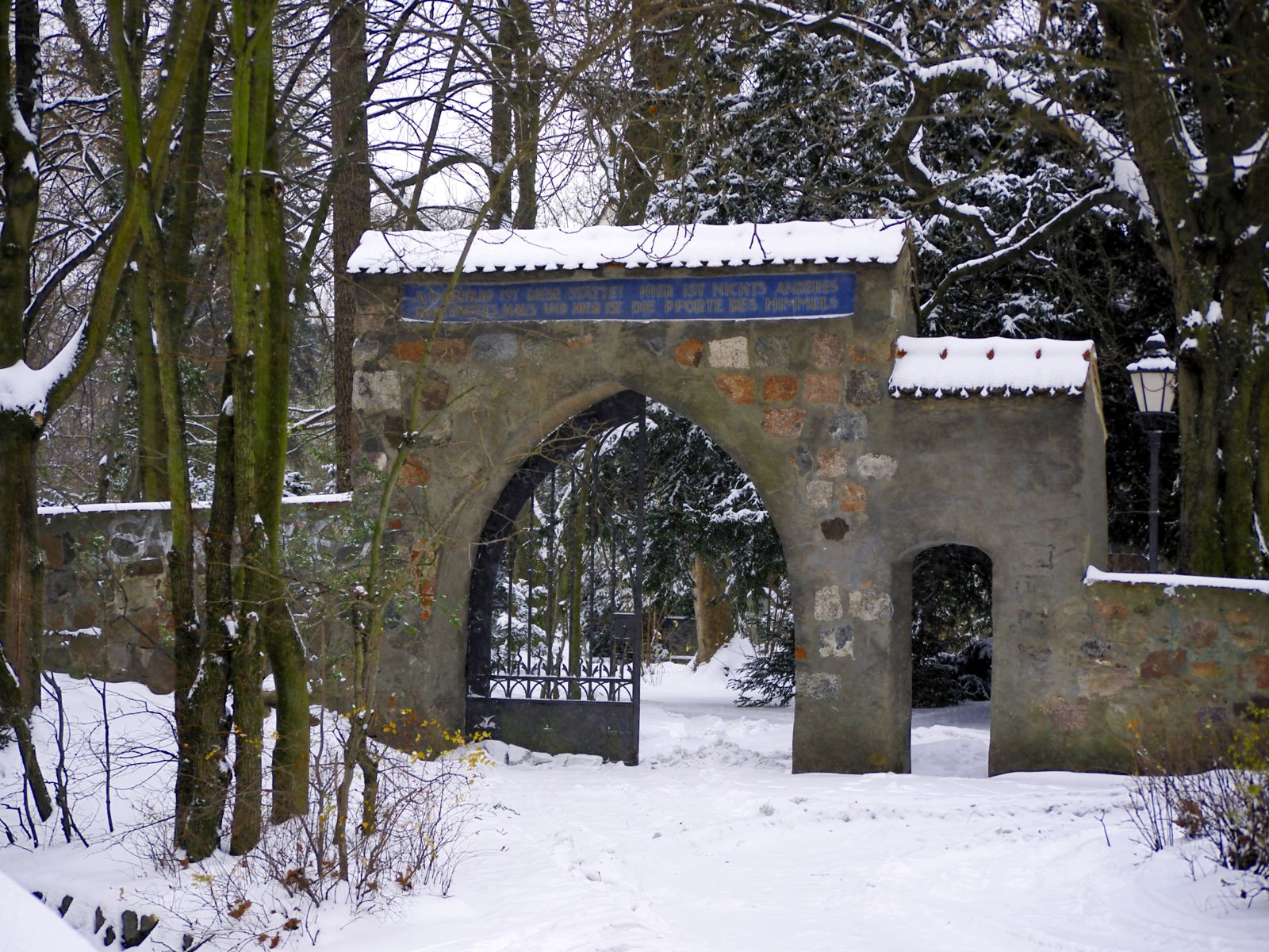 Kirche-Tempelhof-Pforte