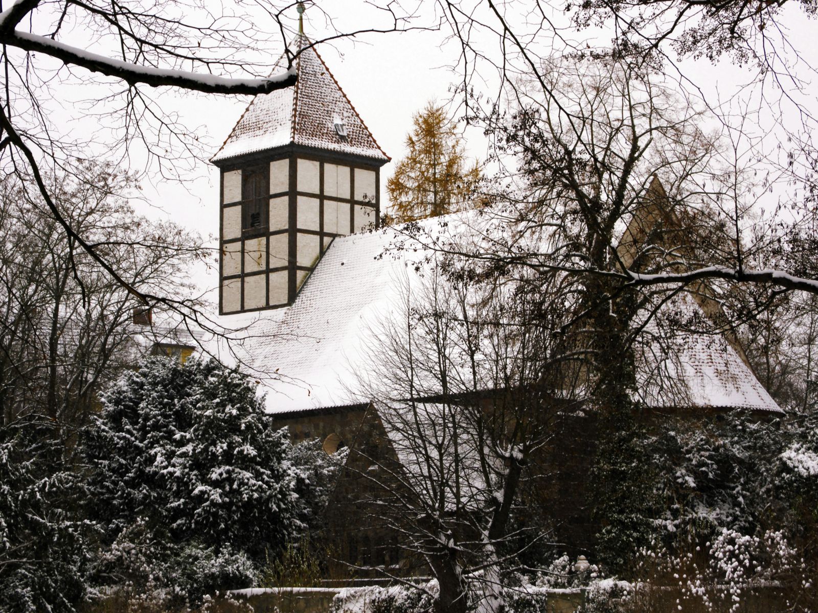 Kirche-Tempelhof-Schnee