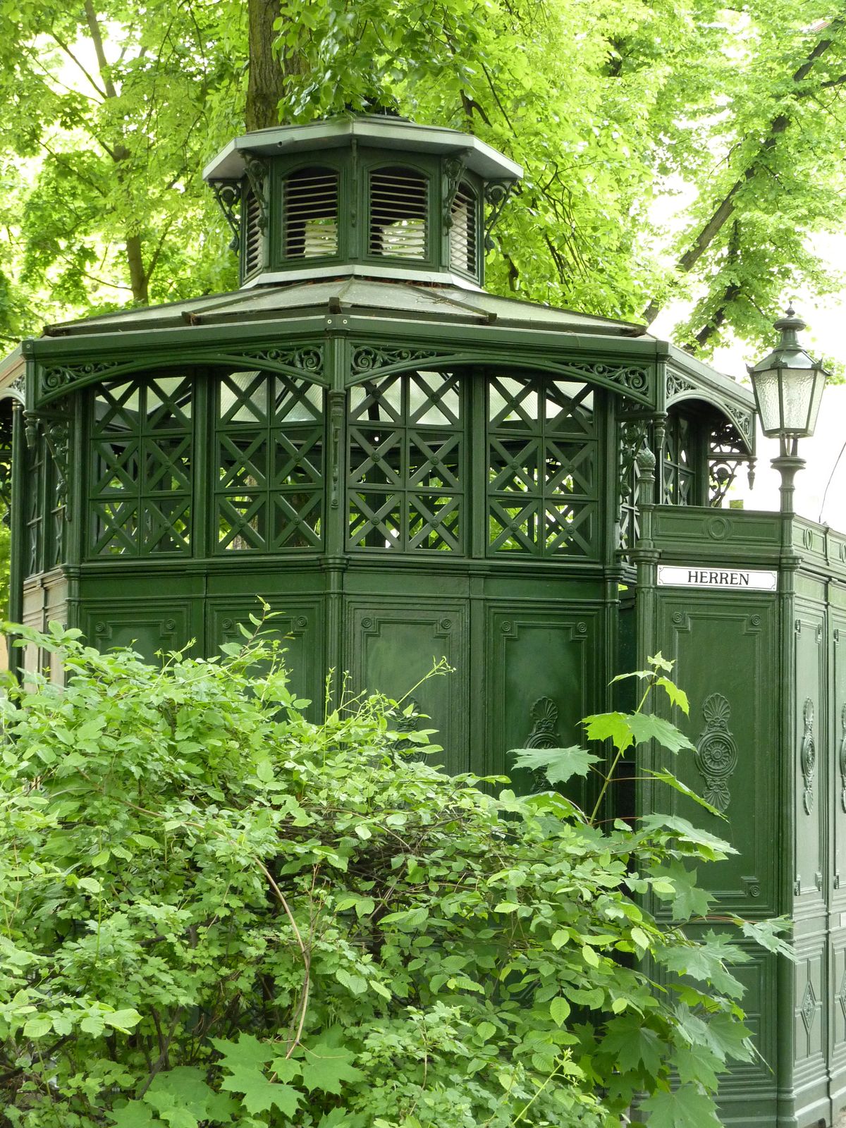 Toilettenhaus Naumannstraße