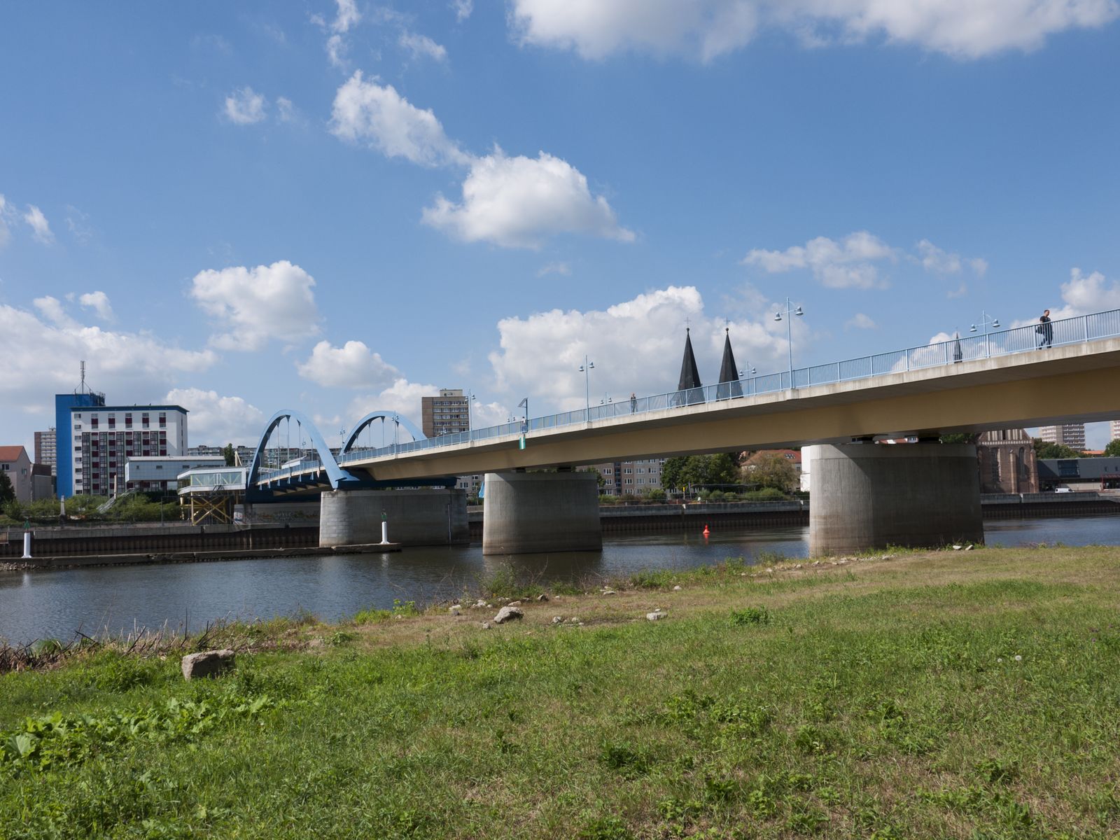 Frankfurt-Bruecke-links