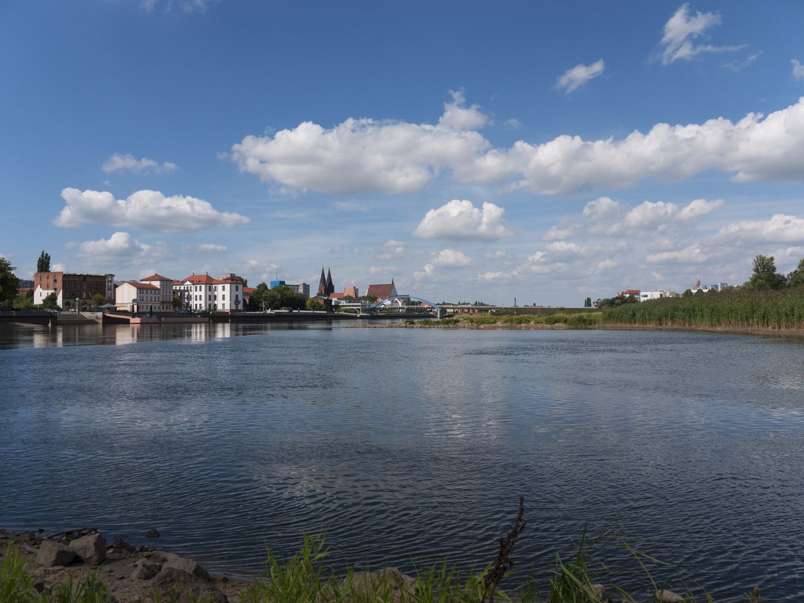 Frankfurt-Flussblick-Stadt