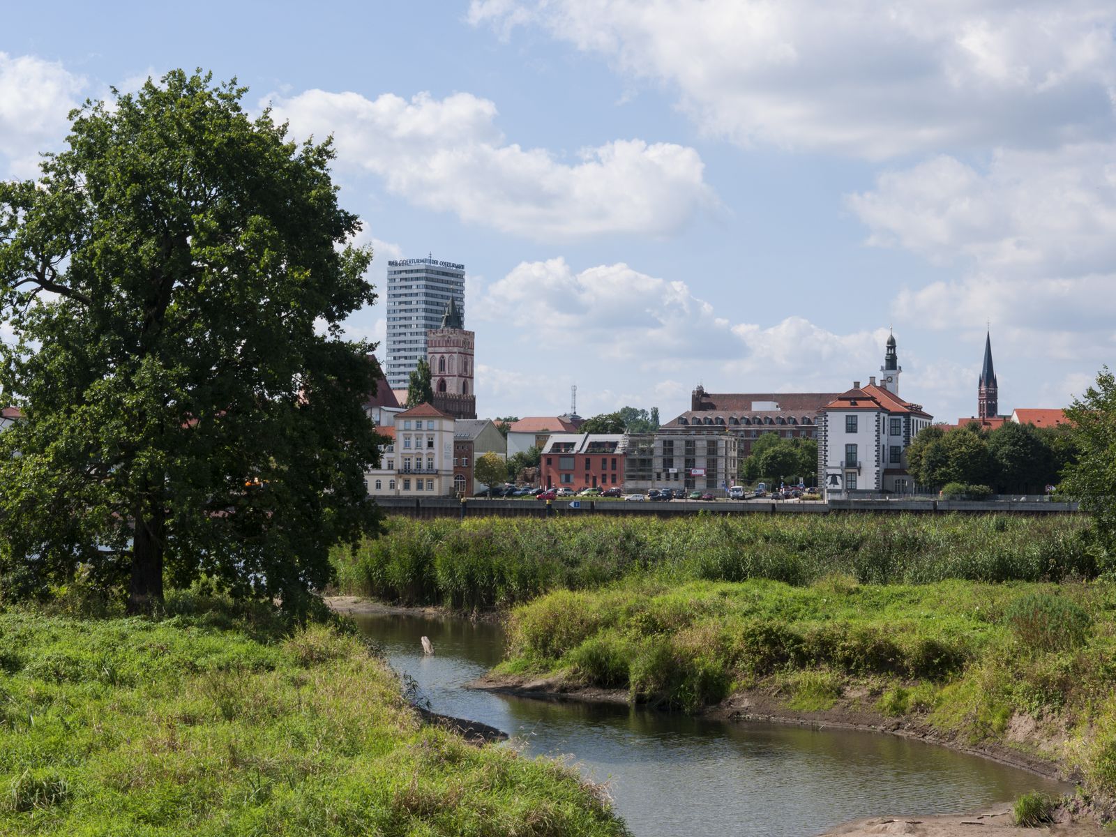 Frankfurt-Oderlandschaft-Stadtblick