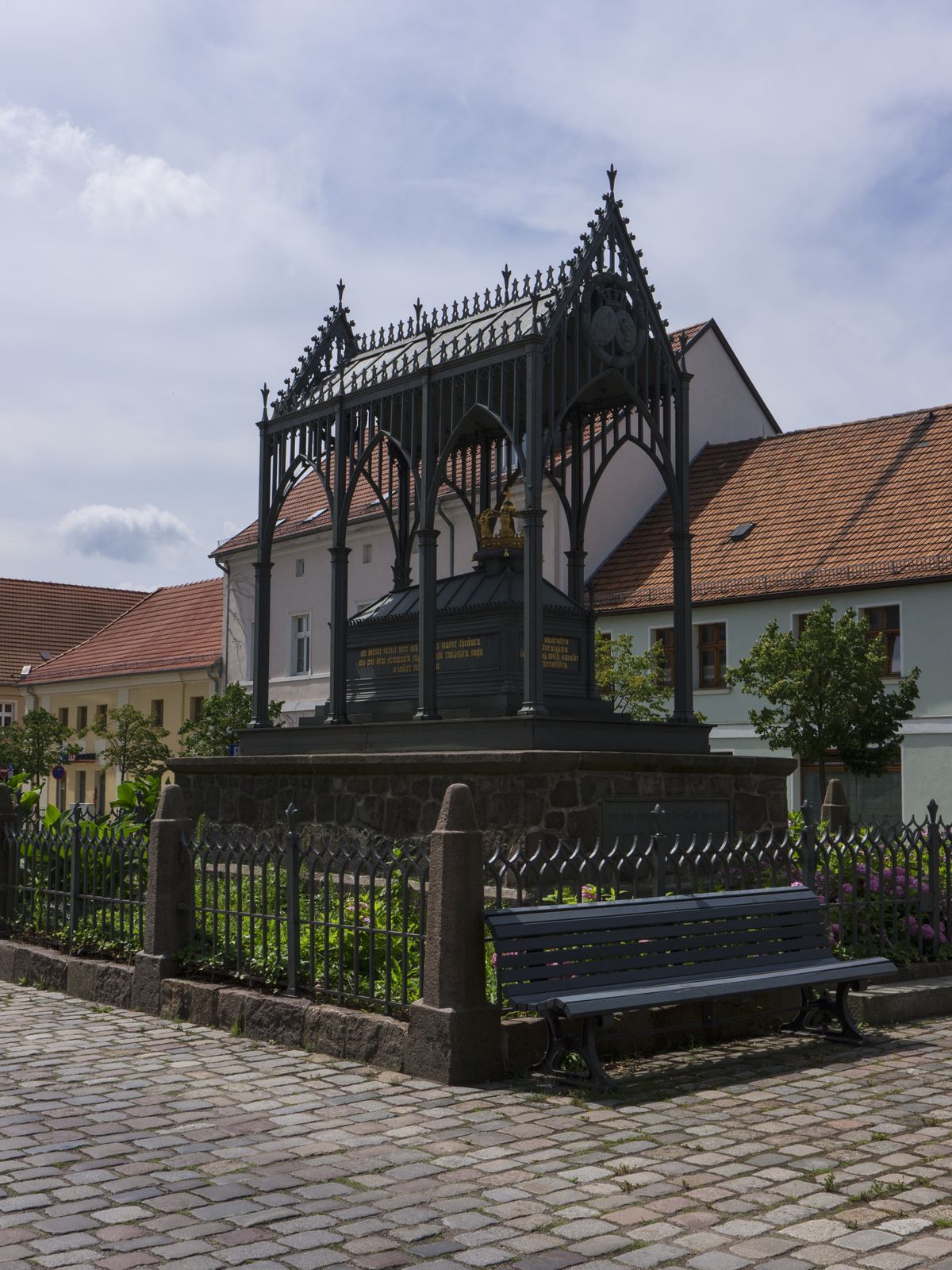 Gransee-Luisendenkmal-Bank