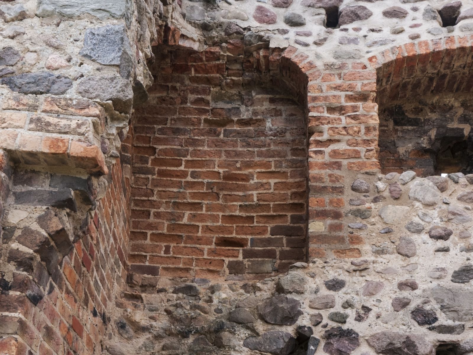 Gransee-Stadtmauer-Nischen