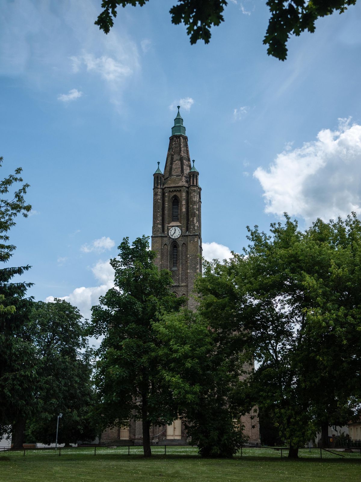 Fehrbellin-Kirche-Platz