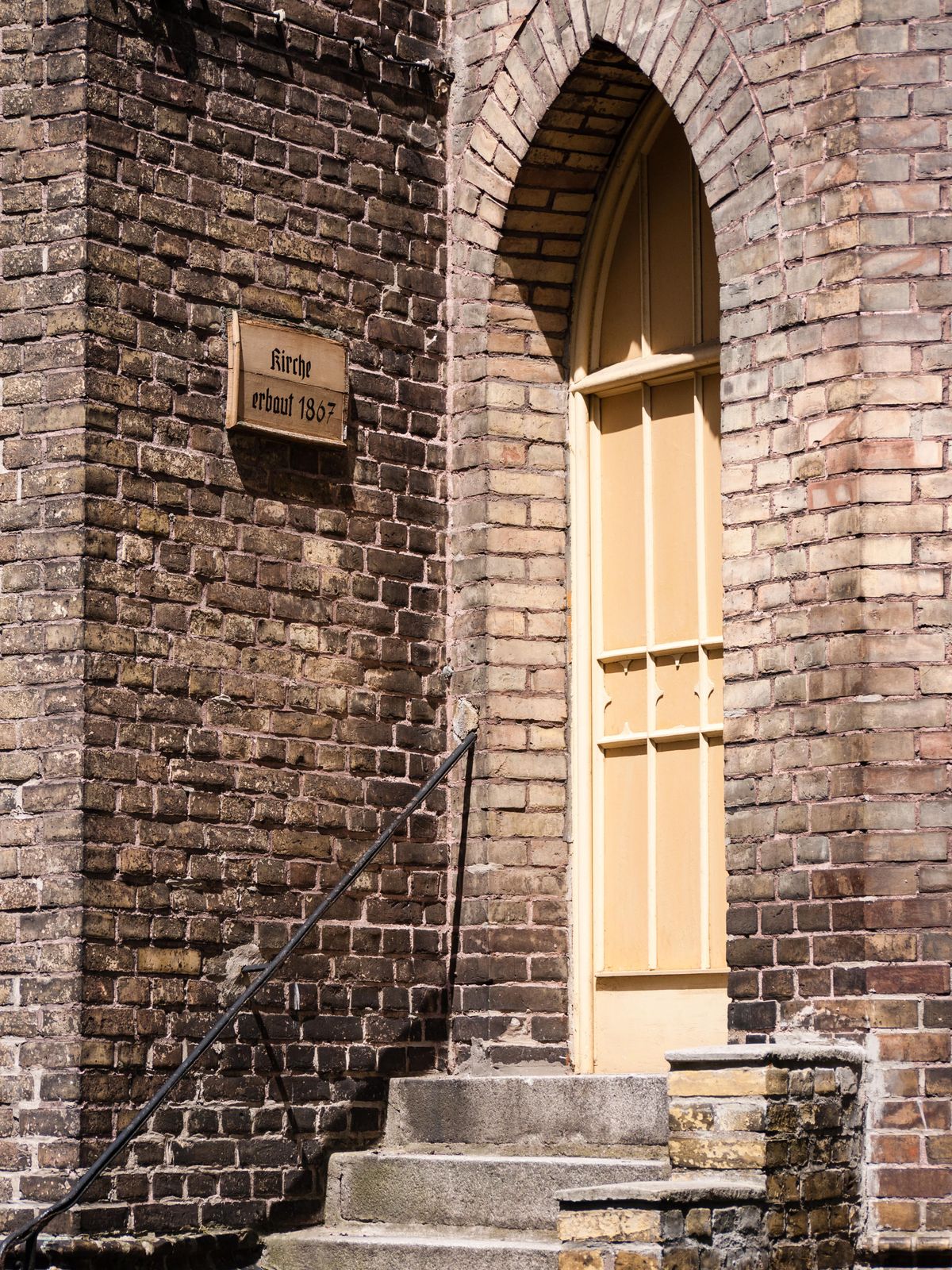 Fehrbellin-Kirche-Seiteneingang