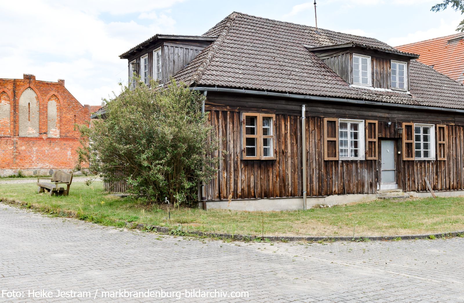 Kloster Stift zum Heiligengrabe - Holzhaus auf dem Klosterhof