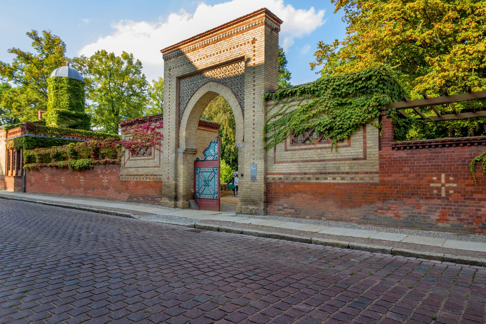 Neuruppin-Tempelgarten-Eingang-quer