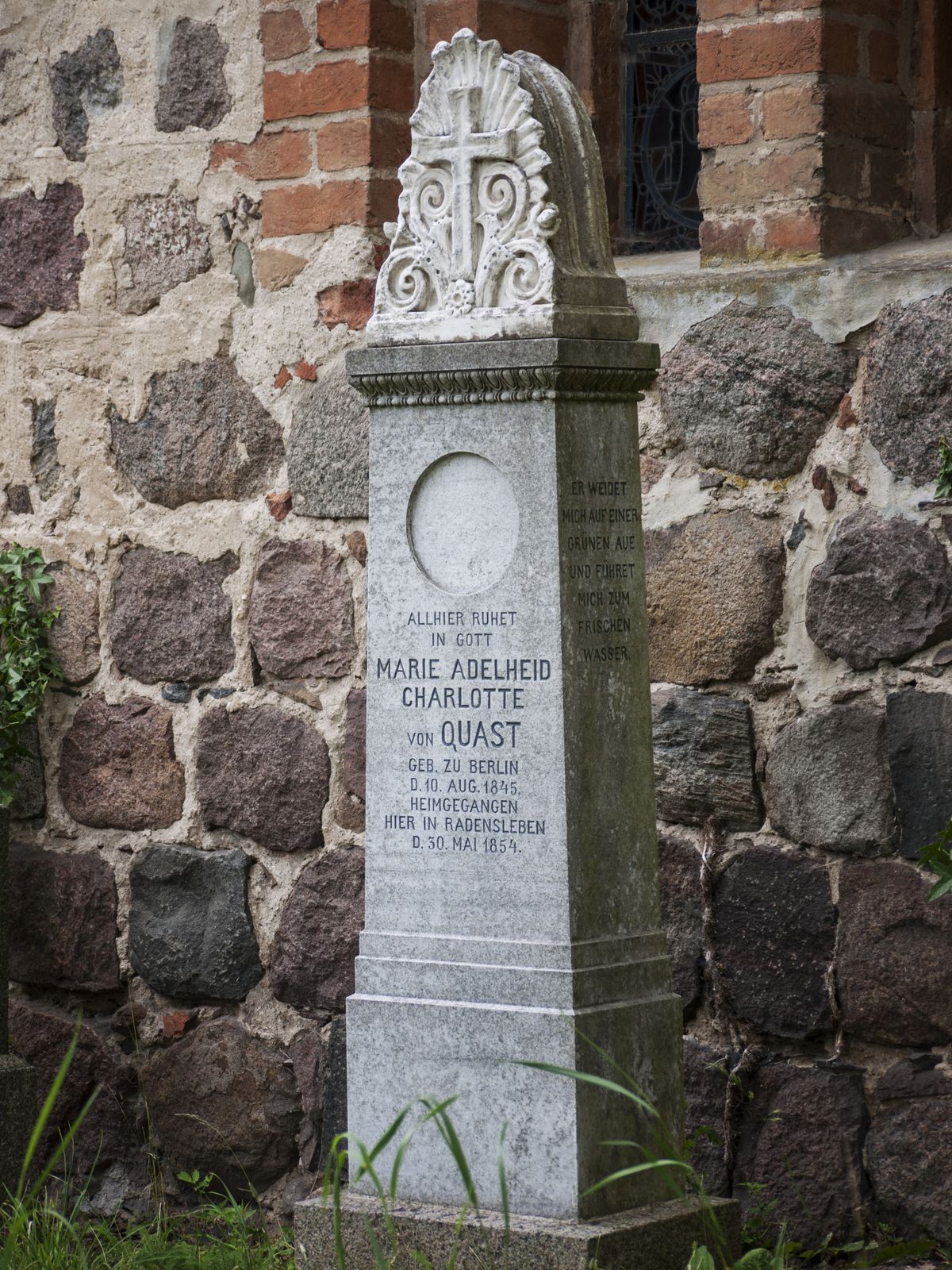 Radensleben-Grabstele