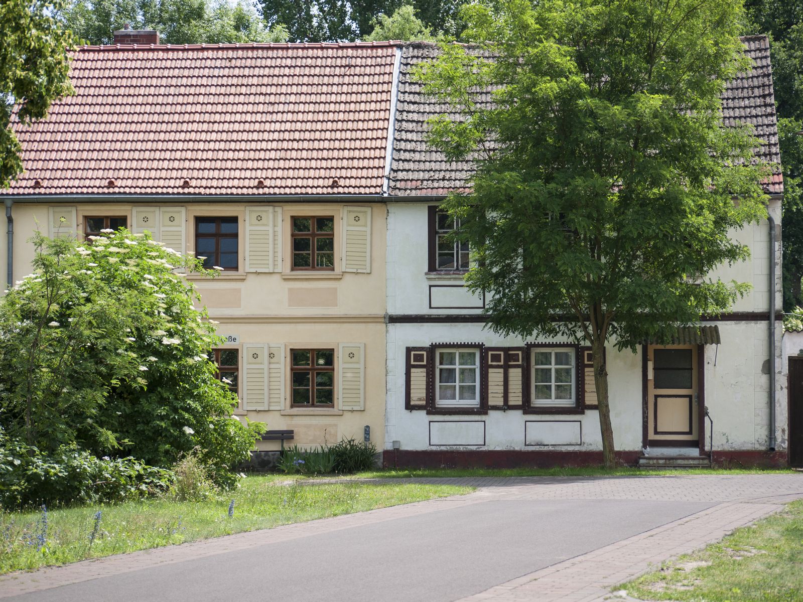 Wustrau-Dorfkern-Haeuser