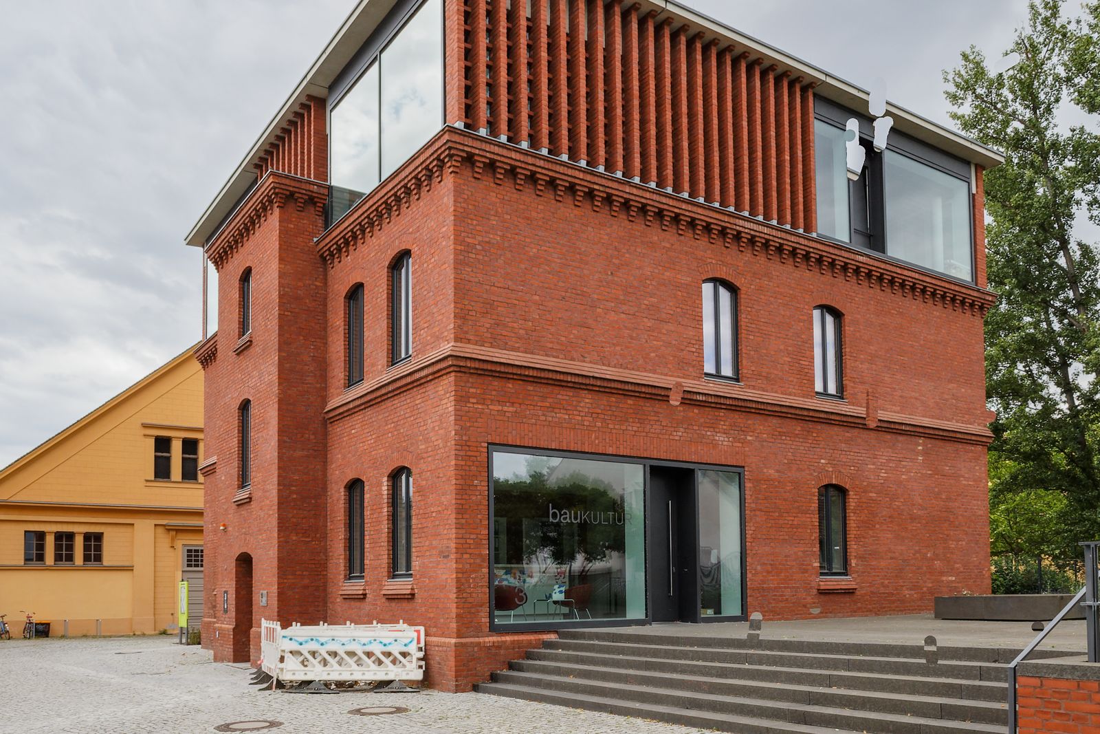 Potsdam-Schiffbauergasse-Kammergebäude und Schinkelhalle