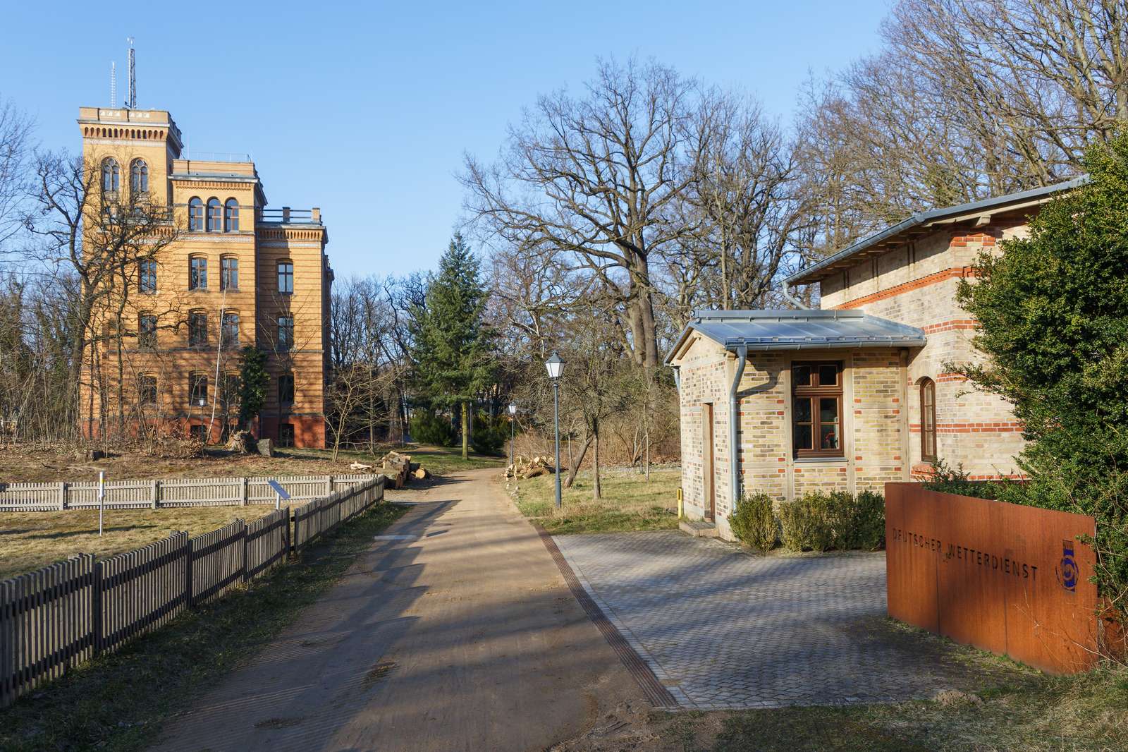 Potsdam-Wissenschaftspark-Klimareferenzstation und Süring-Haus
