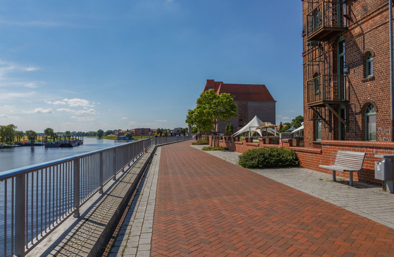 Wittenberge - Ehemalige Ölmühle, heute Elbe Ressort Wittenberge und Veranstaltungsort der Elblandfestspiele