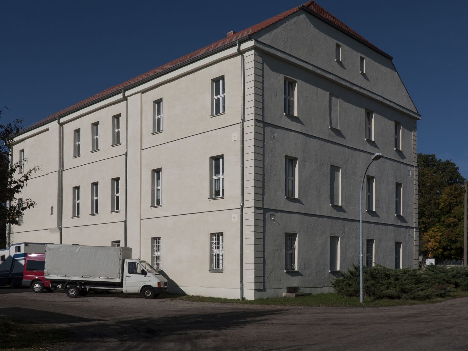 Lichterfelde-Schloss-Seite