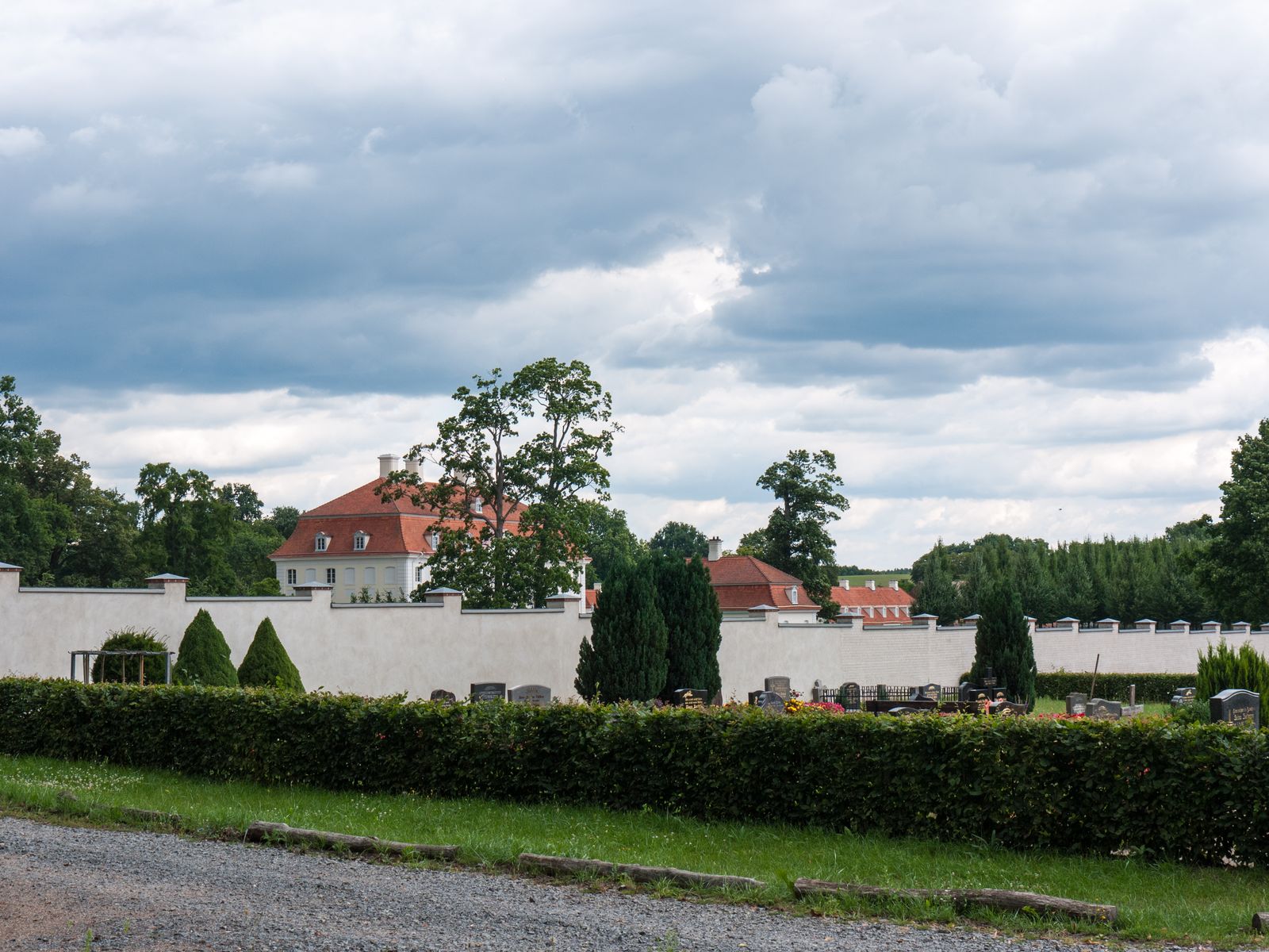 Meseberg-Schlossmauer-3