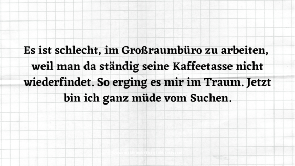 Kaffeetasse im Großraumbüro